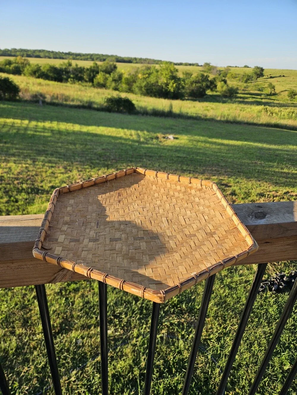 FARMHOUSE RUSTIC Vintage Bamboo Hexagon Basket Serving Tray Wicker Rattan Decor